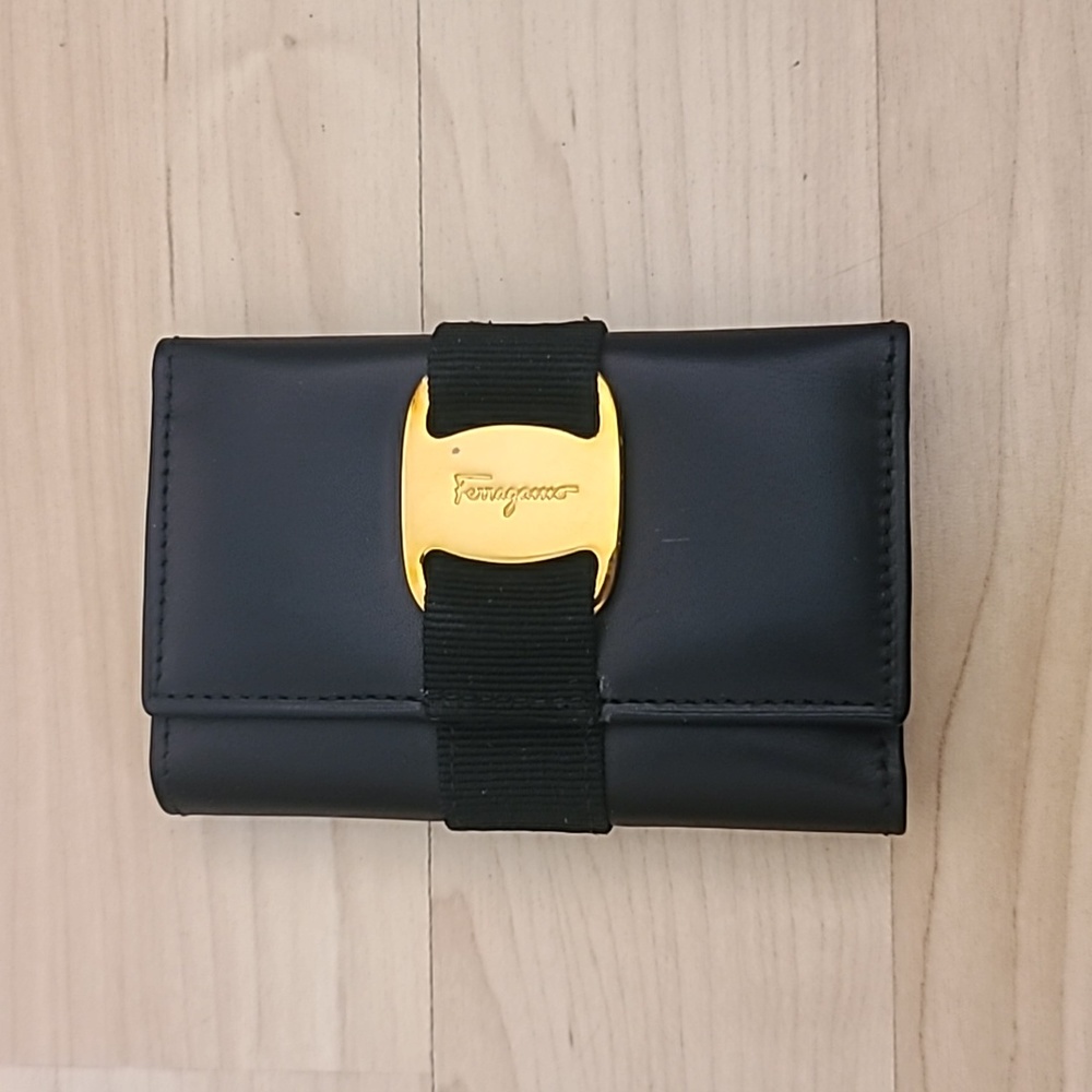 Salvatore Ferragamo Black Leather Key Case 6 Rings Holder and card Holder